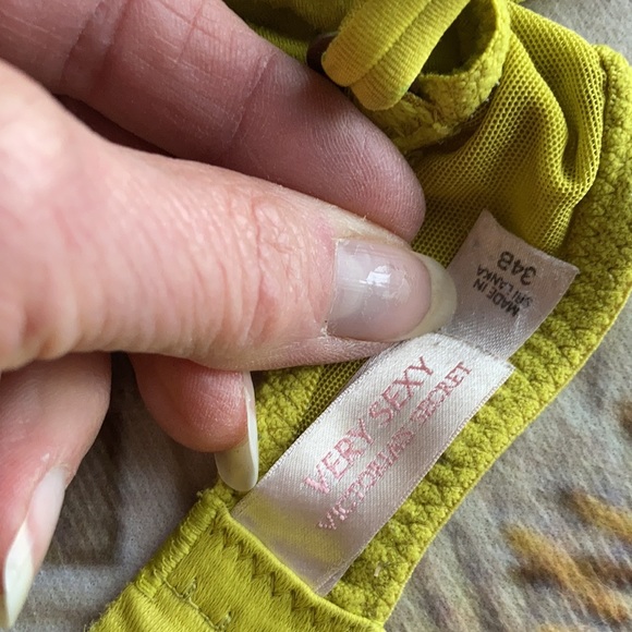 VS Very Sexy padded push-up bra - Picture 3 of 5